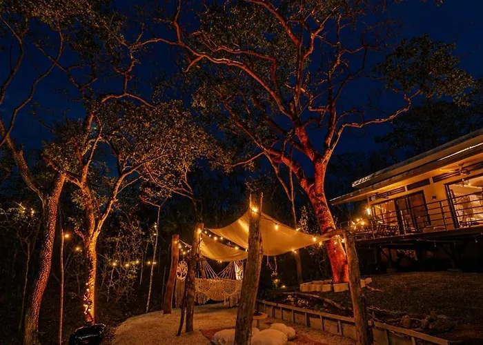 Casa Jungle Escape With Private Hot Tub Near The Nuevo Colon