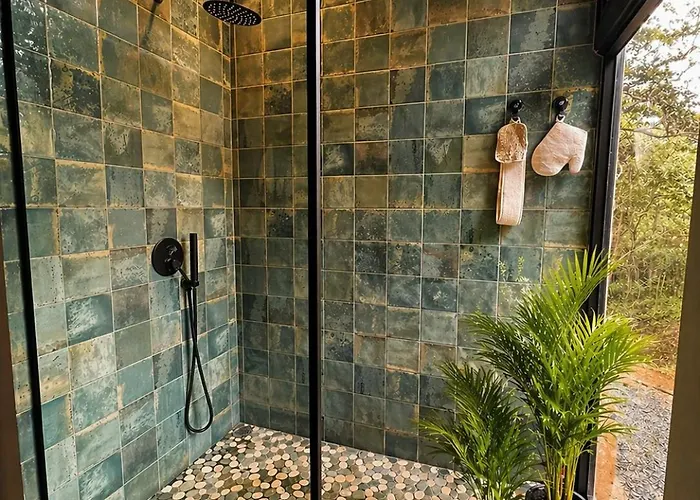 Casa Jungle Escape With Private Hot Tub Near The Villa *